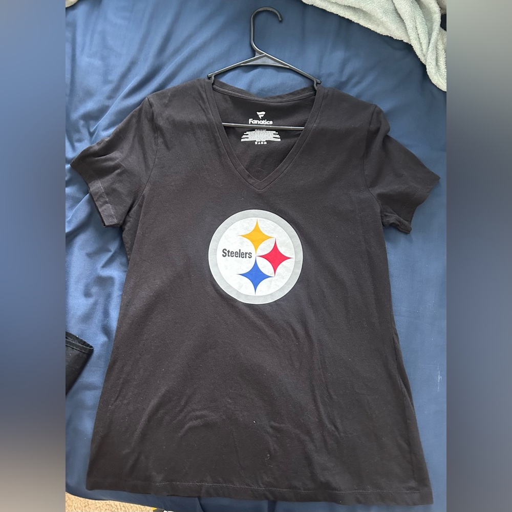 Fanatics Black Steelers Logo V-Neck Tee